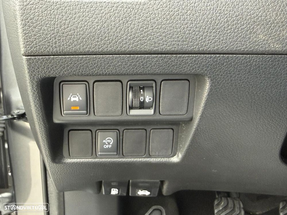 Nissan Qashqai 1.5 dCi N-Connecta J18 - 20