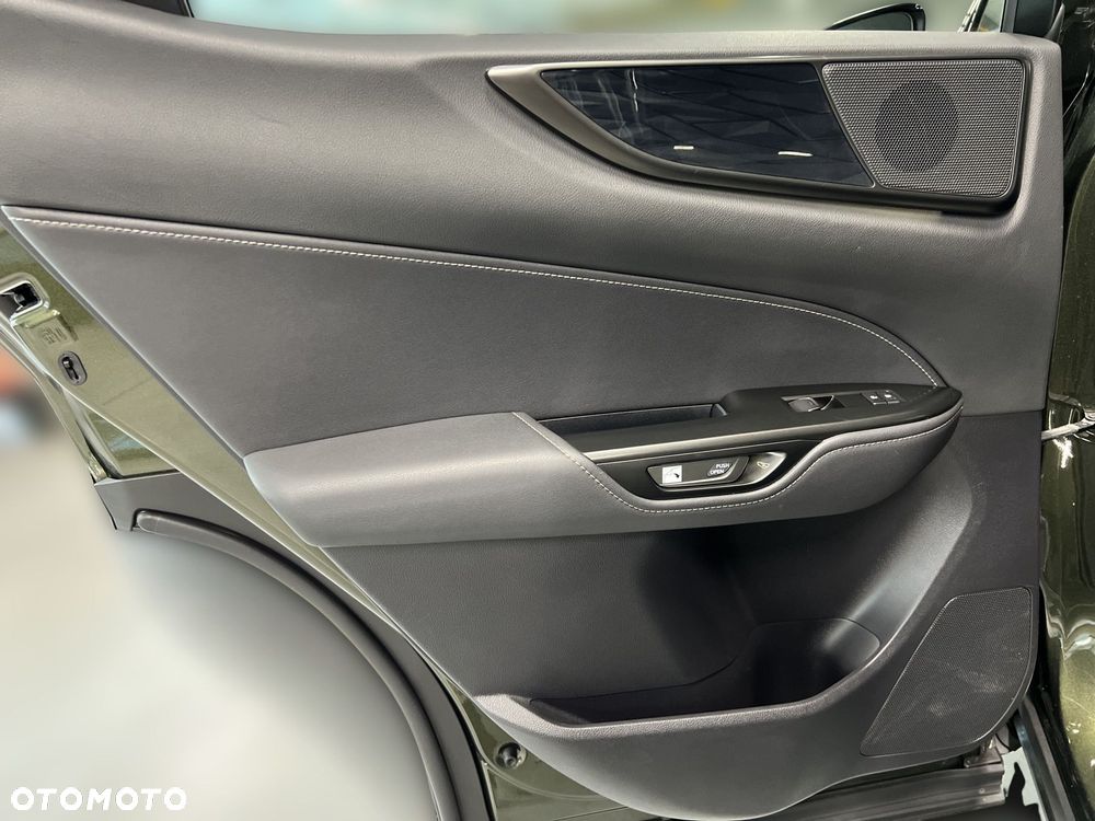 Lexus NX 350h Business AWD - 36