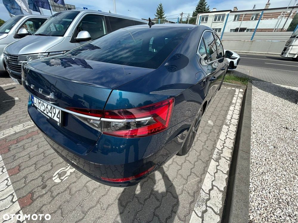 Skoda Superb 2.0 TDI SCR L&K DSG - 4