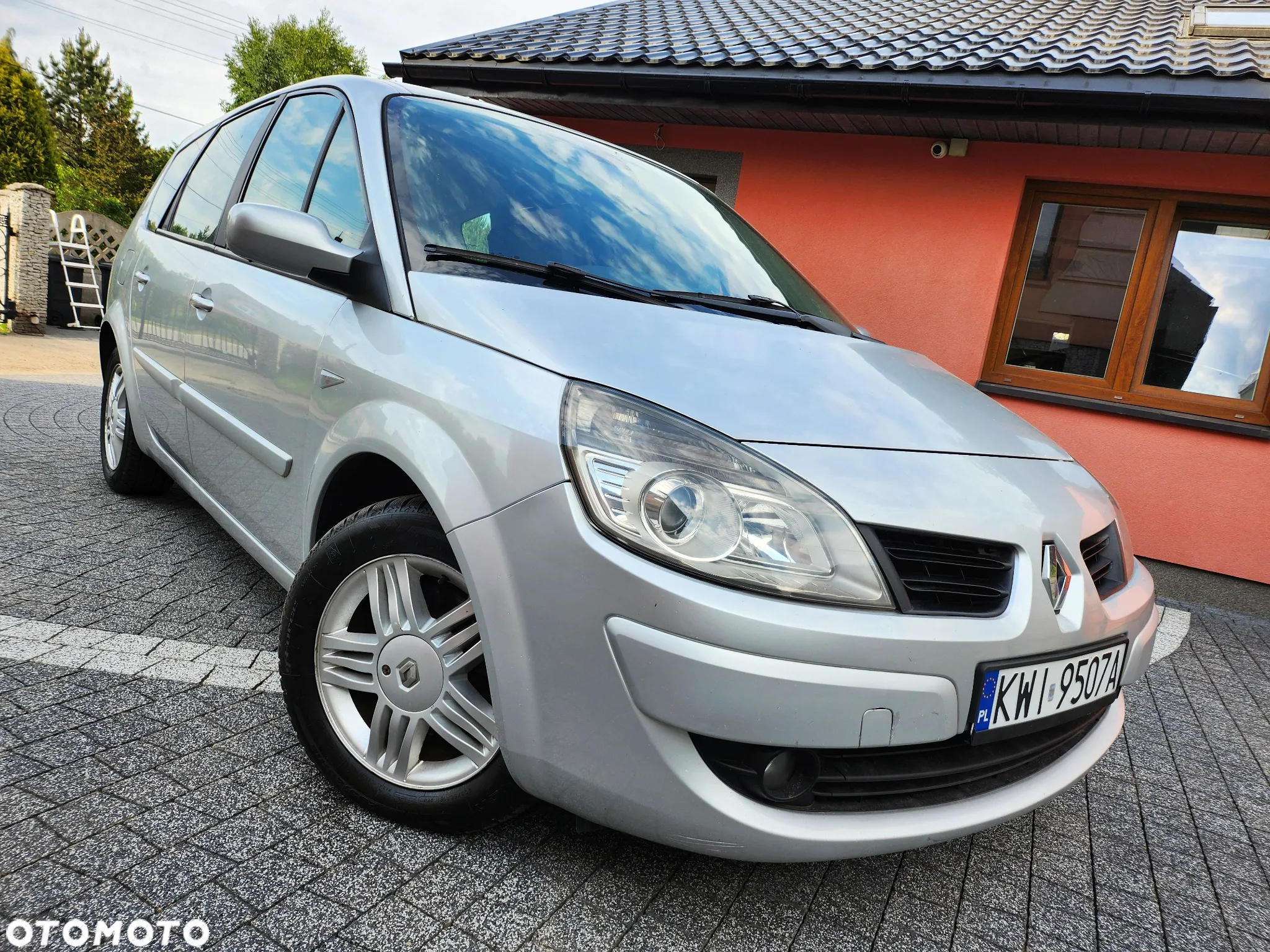 Renault Grand Scenic - 14
