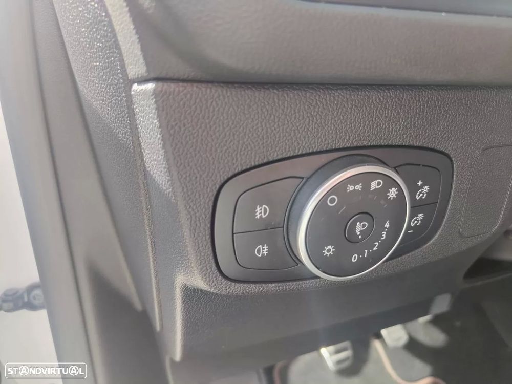 Ford Focus 1.0 EcoBoost MHEV ST-Line X - 13