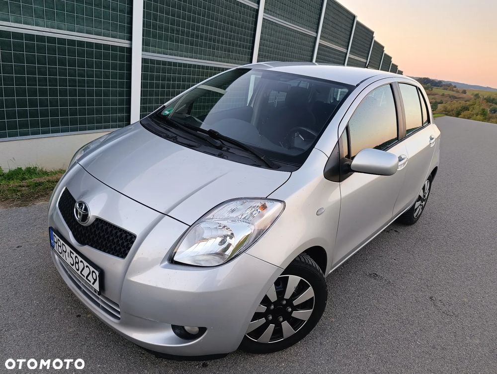 Toyota Yaris 1.3 Sol Premium - 25