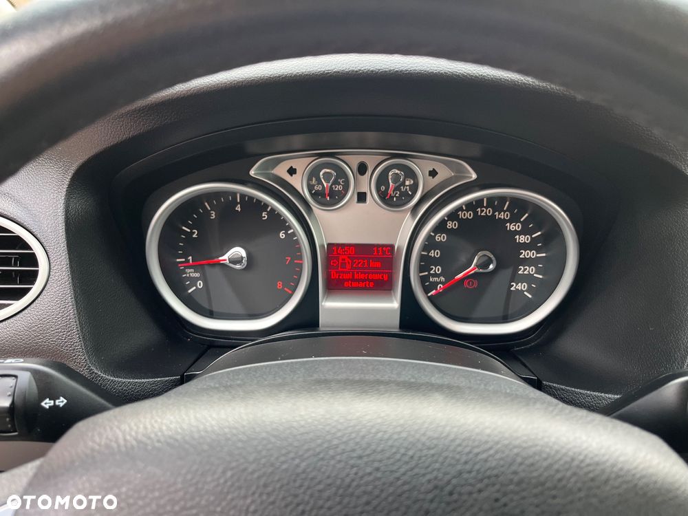 Ford Focus 1.6 Ti-VCT Sport - 24