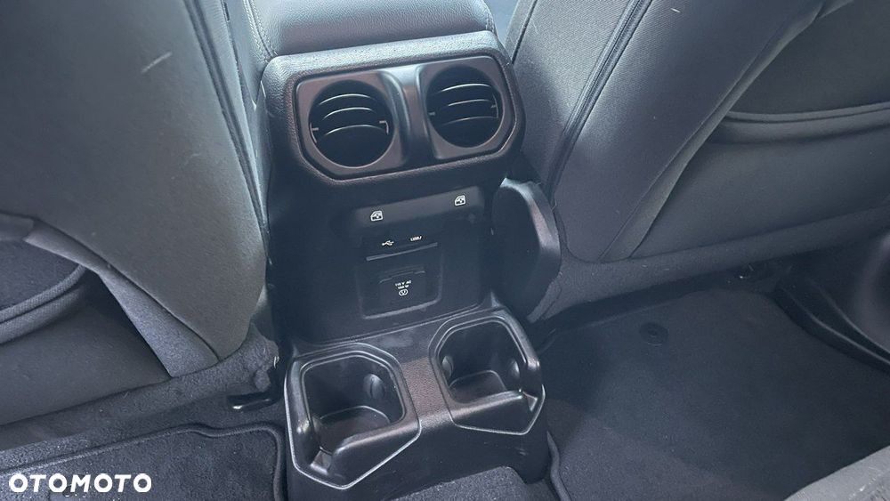 Jeep Wrangler Unlimited 3.6 Automatik Sahara - 24