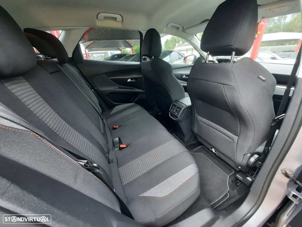 Peugeot 3008 1.6 BlueHDi Style EAT6 - 30