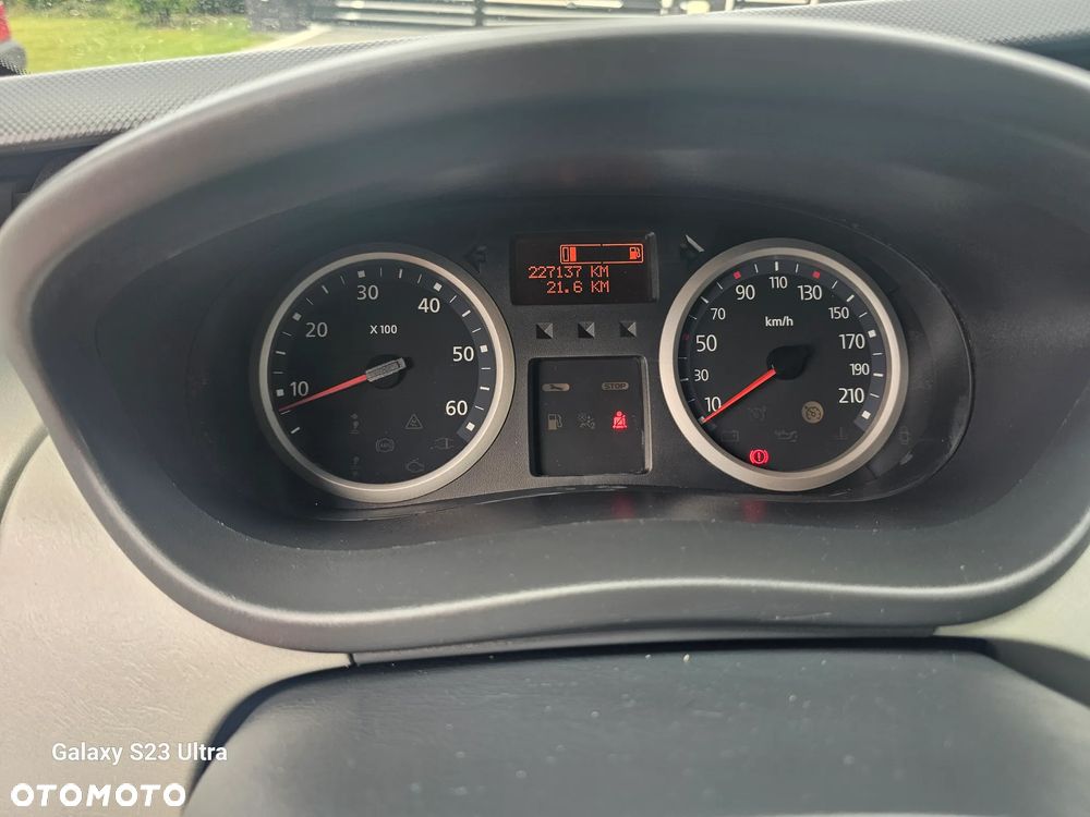 Renault Trafic - 21