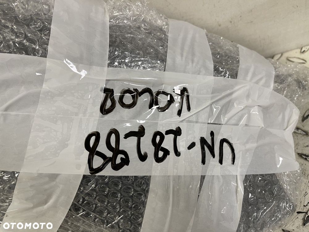 ŁADNY PRAWY PRZEDNI BŁOTNIK AUDI Q2 SQ2 16-24r PRAWA PRZÓD W KOLOR LR7H - 9
