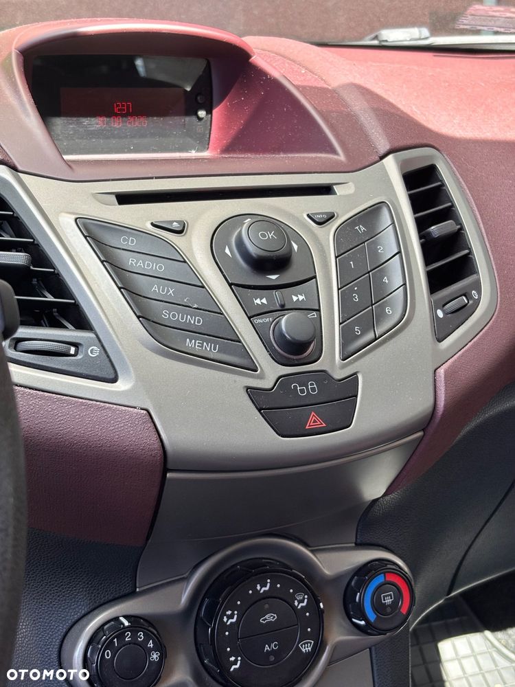 Ford Fiesta 1.25 Ambiente EU5 - 11