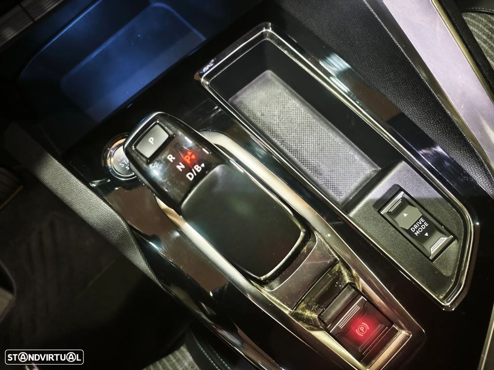 Peugeot 3008 225 e-EAT8 Allure - 34