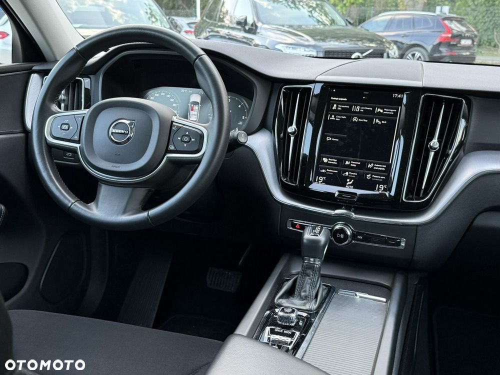 Volvo XC 60 D4 Momentum Pro - 20