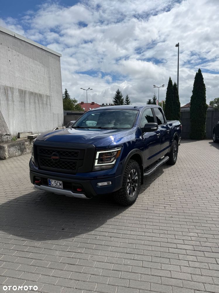 Nissan Titan - 2