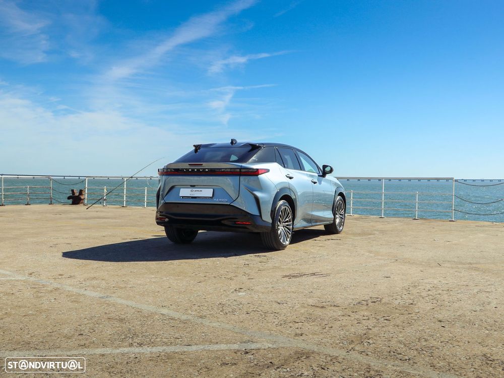 Lexus RZ 450e Luxury Bi-Tone - 9