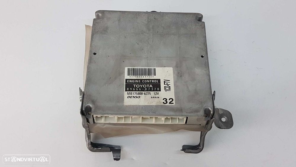 CENTRALINA DO MOTOR UCE TOYOTA COROLLA (E12) 2.0 D-4D SOL BERLINA - 2