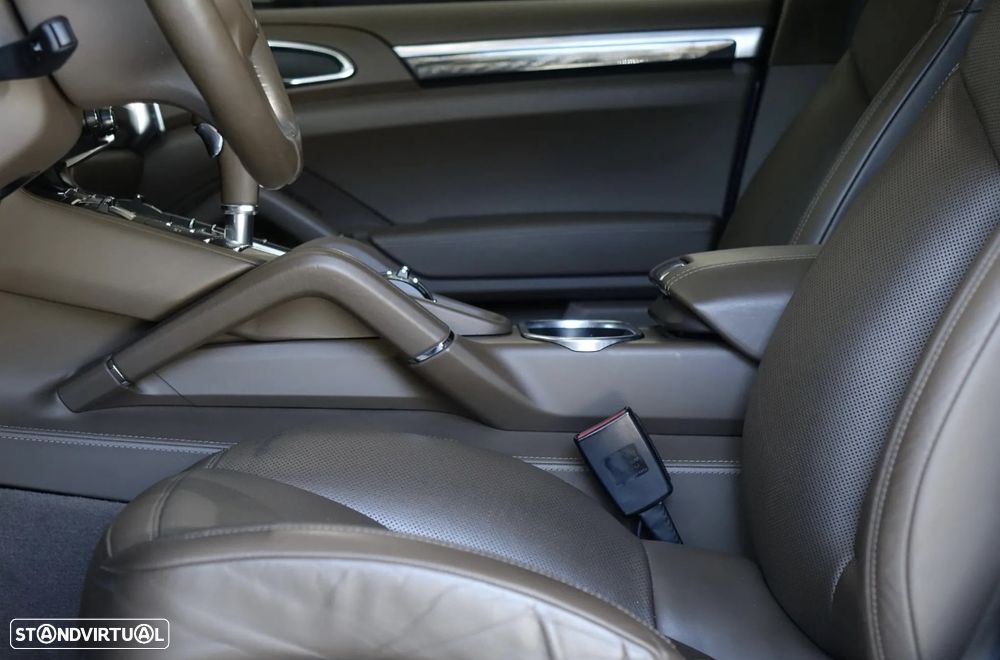 Porsche Cayenne Turbo - 35