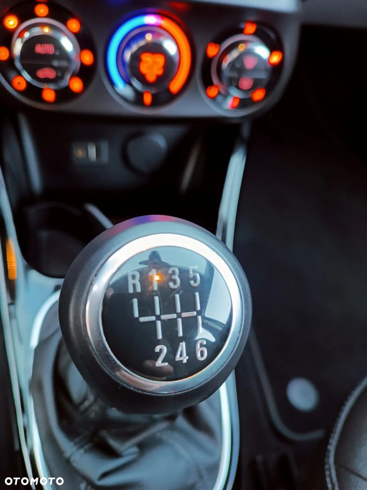 Opel Corsa 1.4 Turbo (ecoFLEX) Start/Stop Color Edition - 34