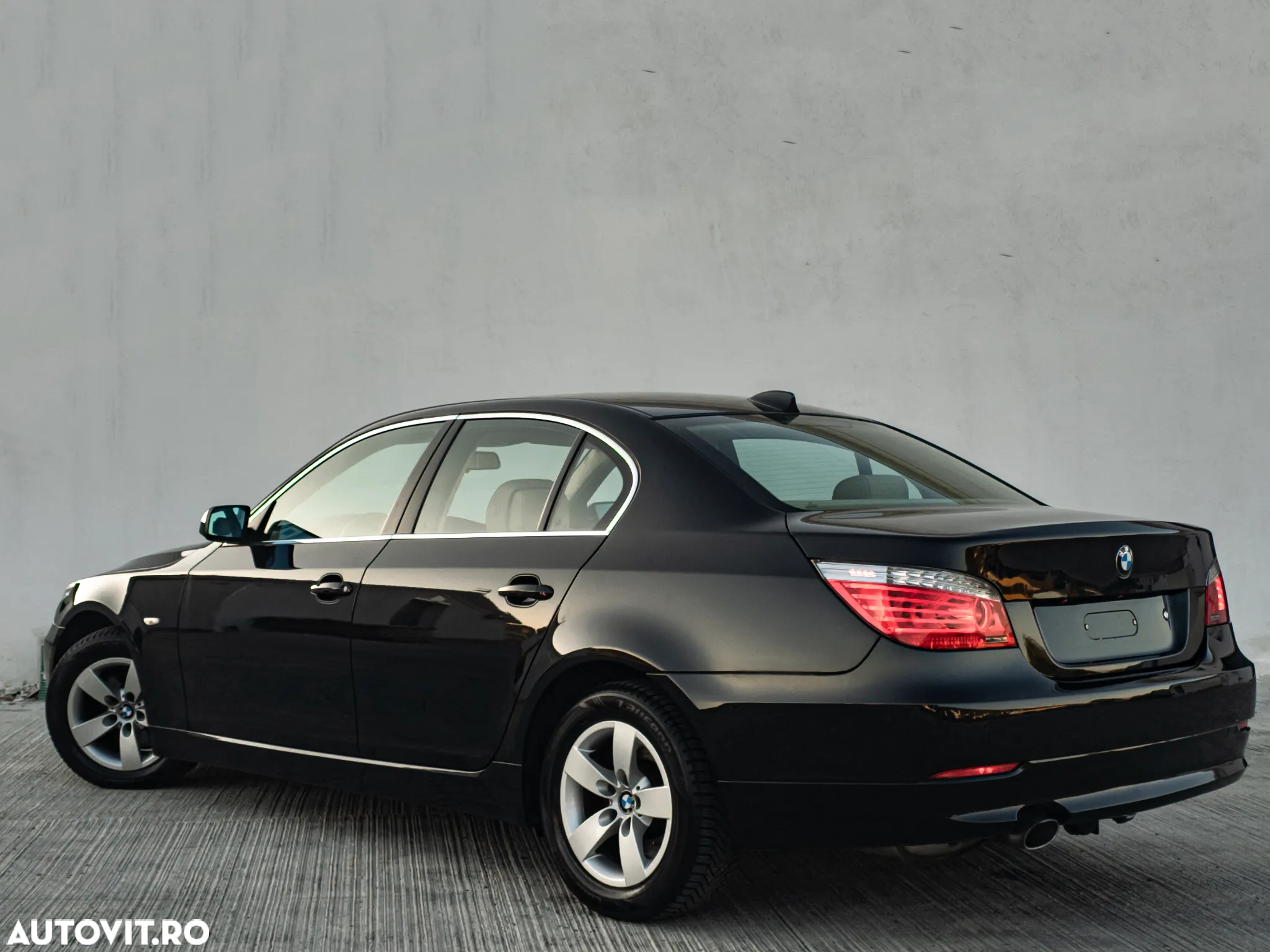 BMW Seria 5 520d Aut. Edition Exclusive - 4