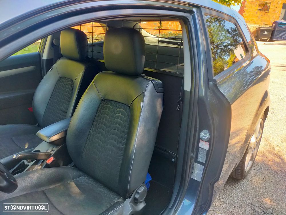 Kia Ceed S Coupé 1.6 CRDi EX — fotografia 7