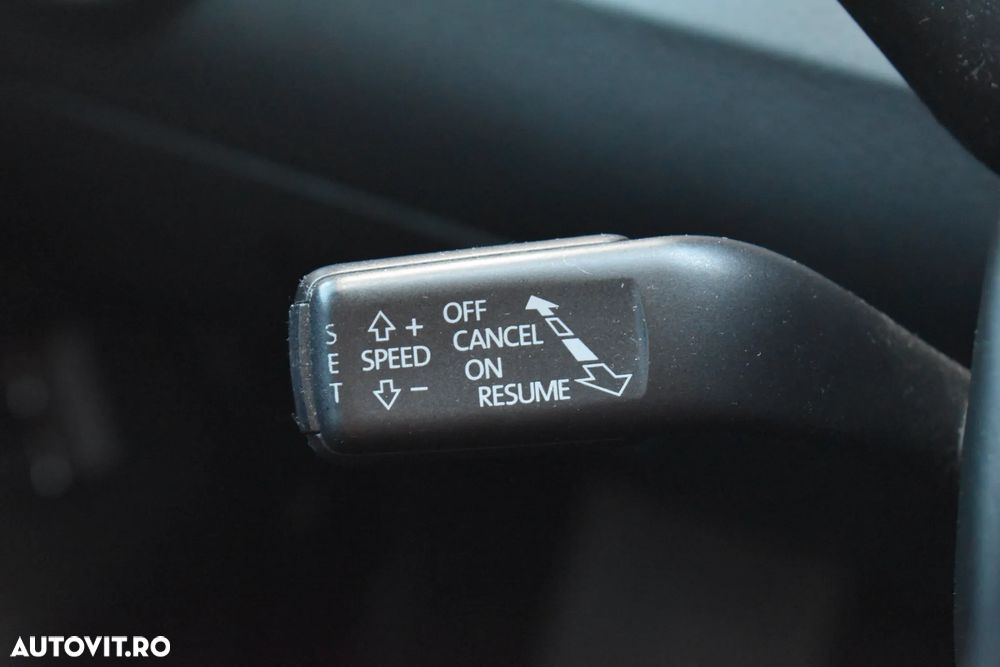 Volkswagen Passat 2.0 TDI DPF 4Motion Sportline - 34