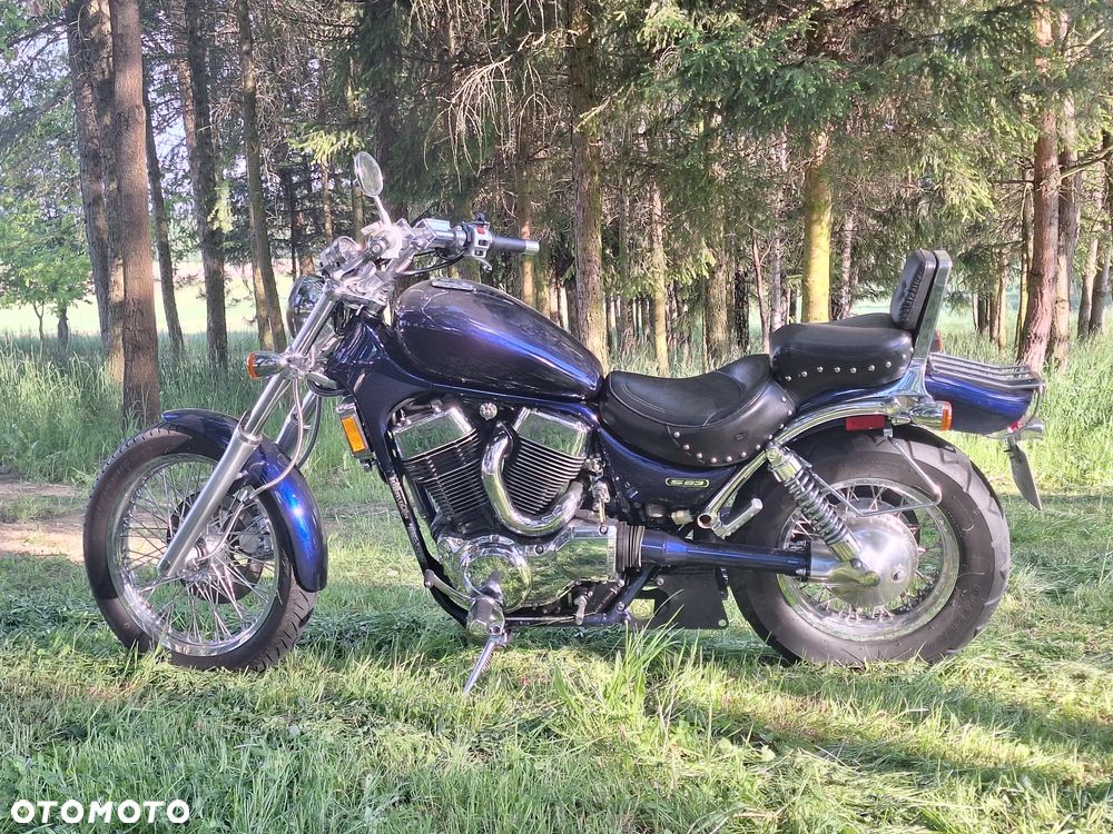 Suzuki Intruder - 1