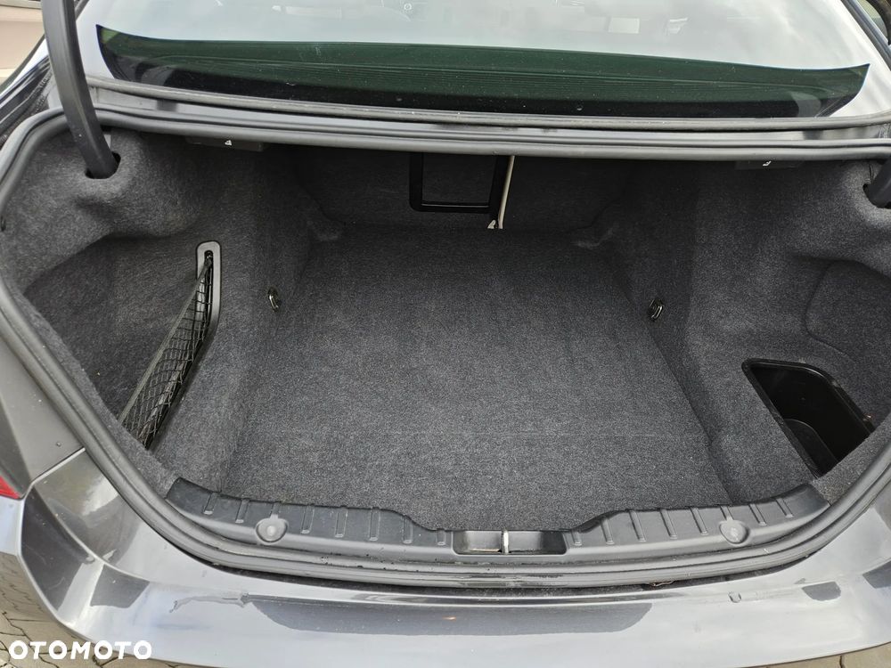 BMW Seria 5 525d - 16