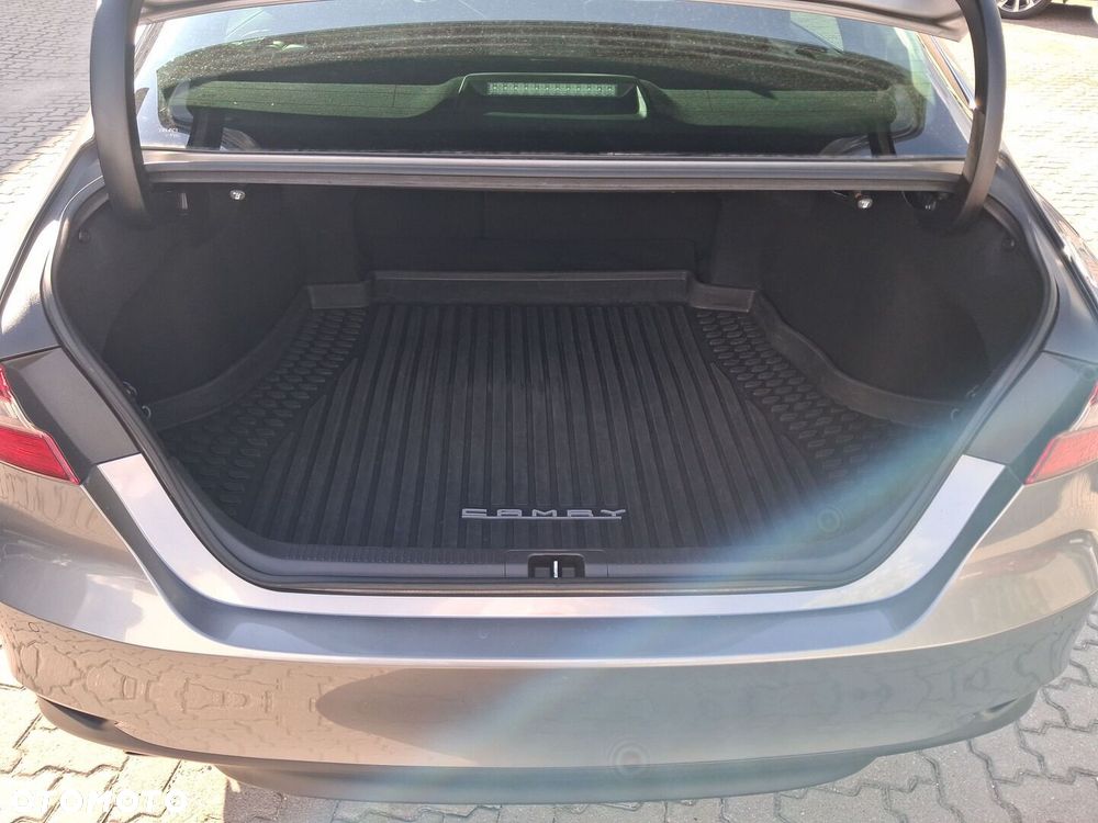 Toyota Camry 2.5 Hybrid Comfort CVT - 12