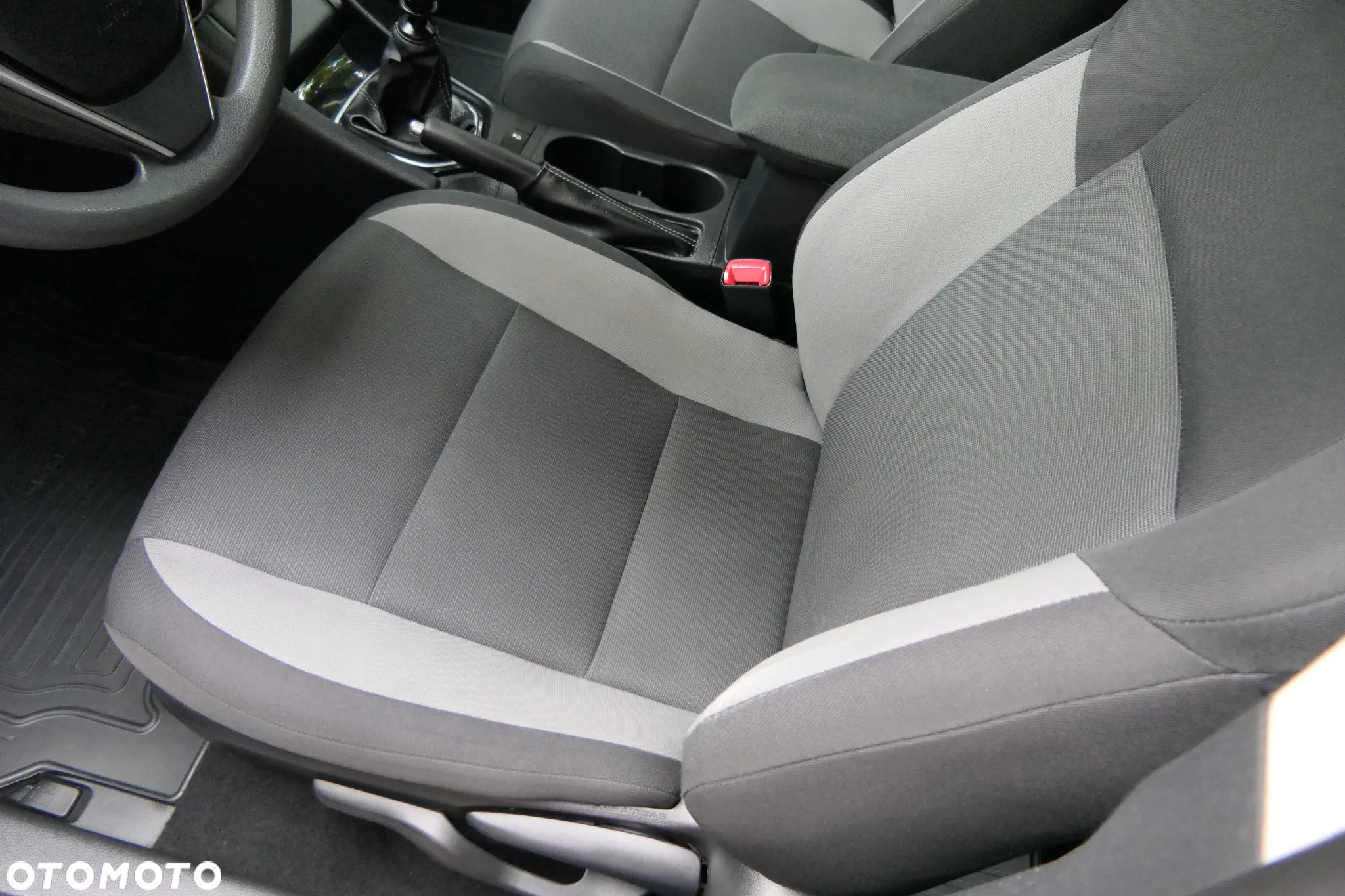 Toyota Auris 1.33 VVT-i Comfort - 16