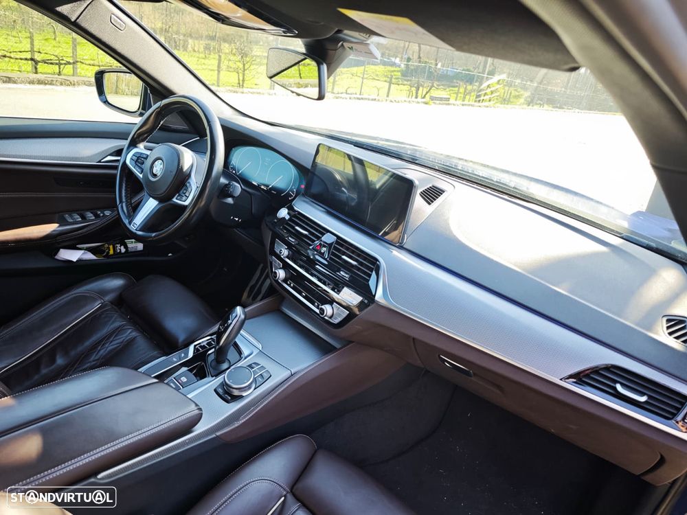BMW 520 d Pack Desportivo M Auto - 14
