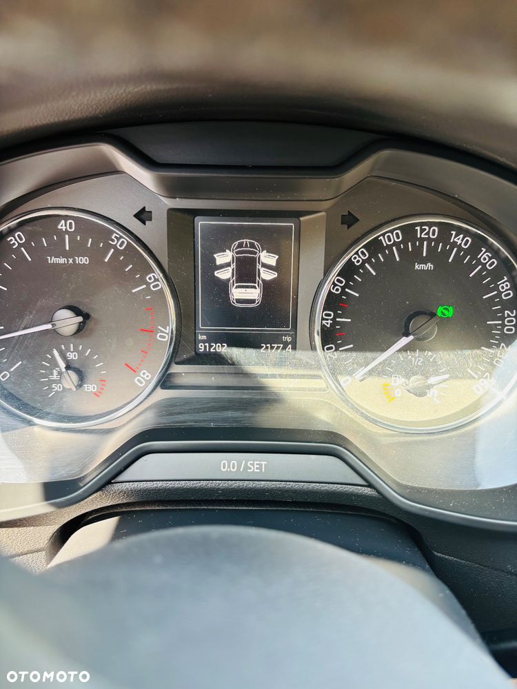 Skoda Octavia 1.8 TSI Joy DSG - 6