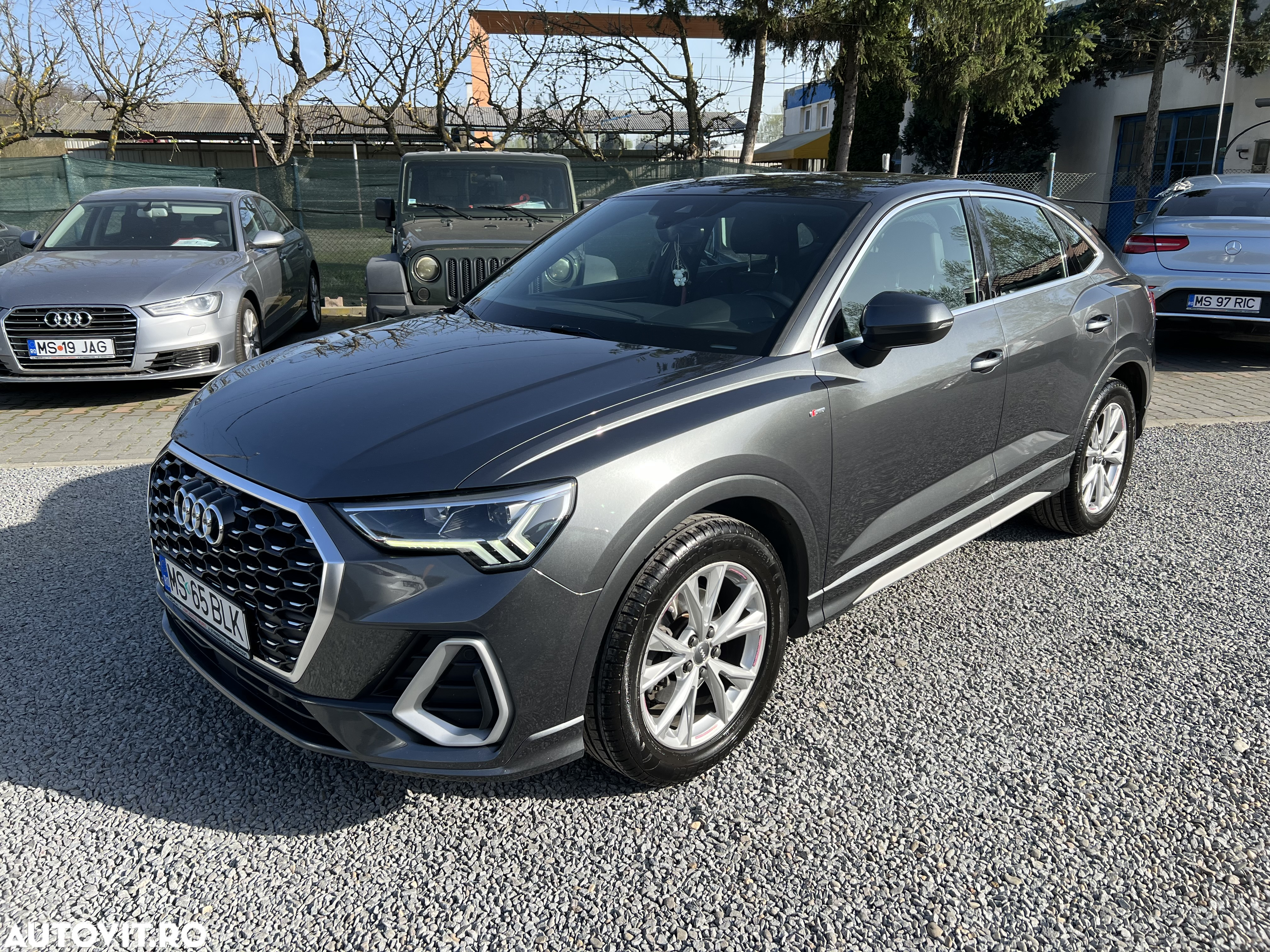 Audi Q3 2.0 35 TDI S tronic S Line - 32