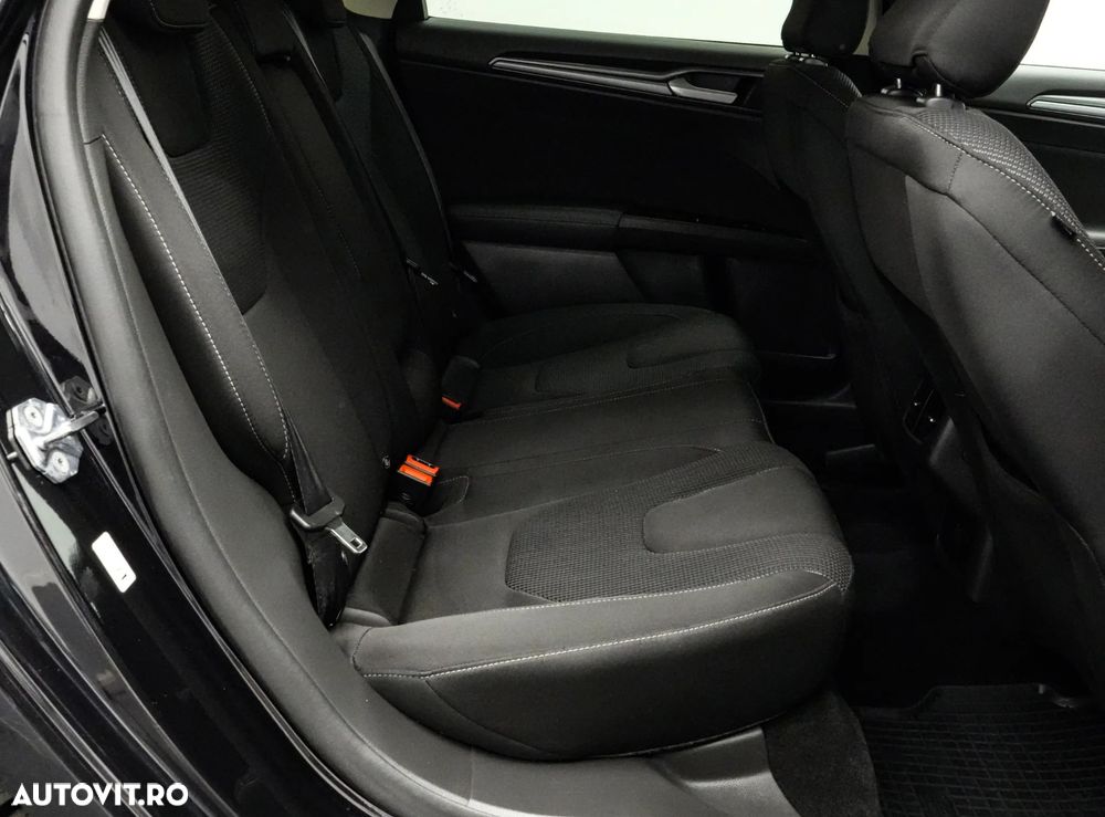 Ford Mondeo 2.0 HEV Titanium - 17