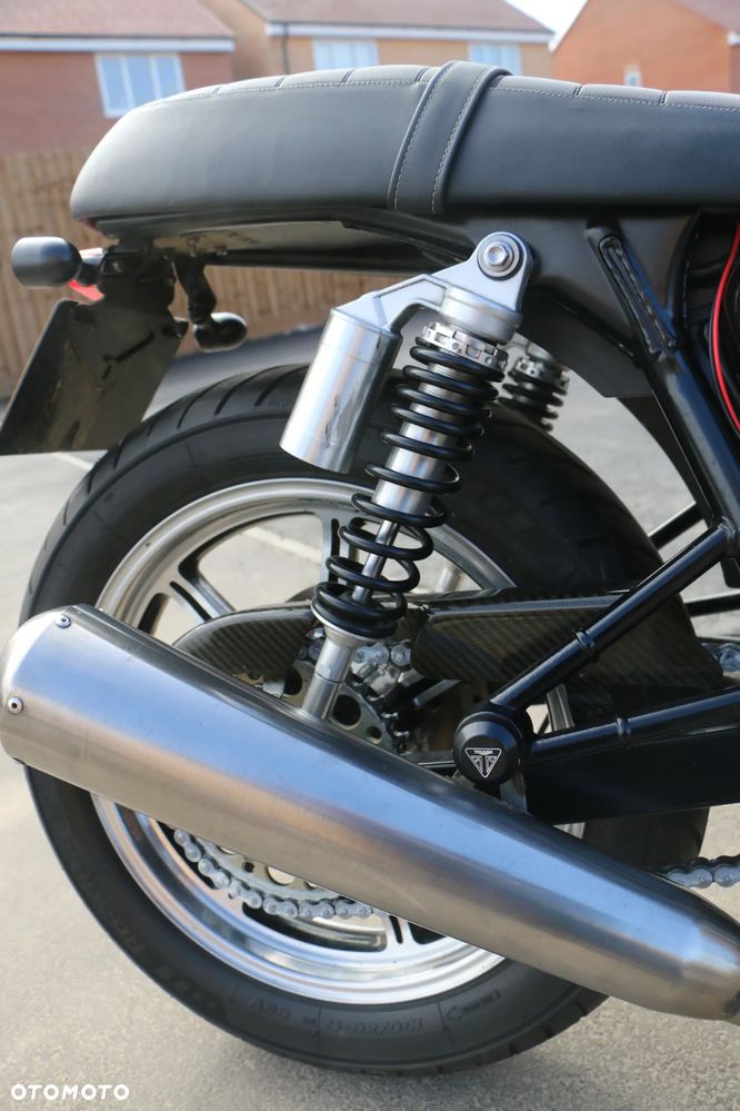 Triumph Bonneville - 8