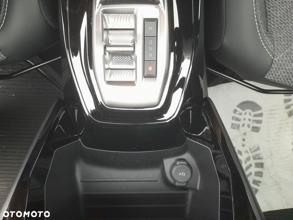 Peugeot 2008 1.2 PureTech Allure S&S EAT8 - 32