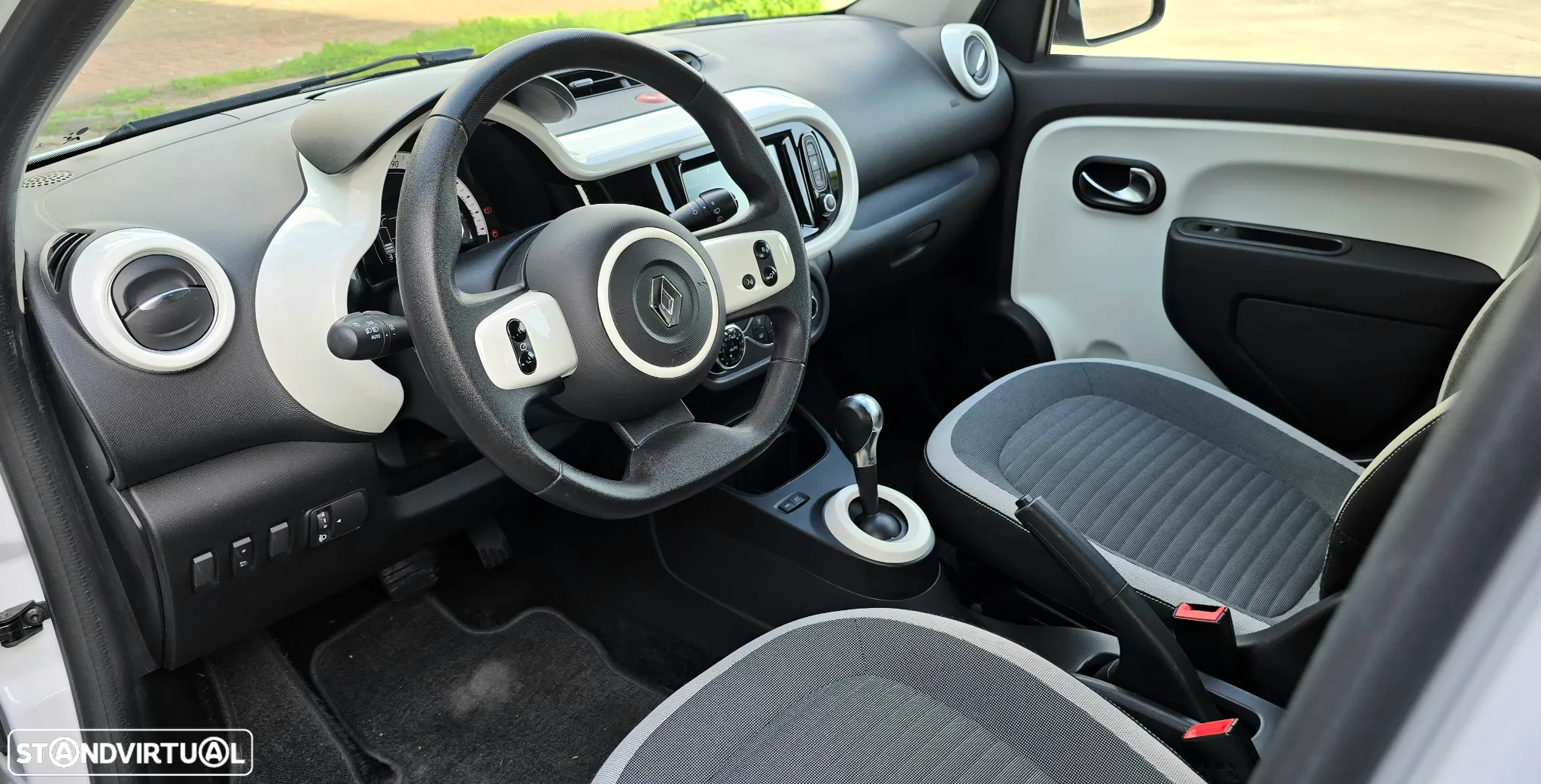Renault Twingo Z.E. 22 Zen - 8