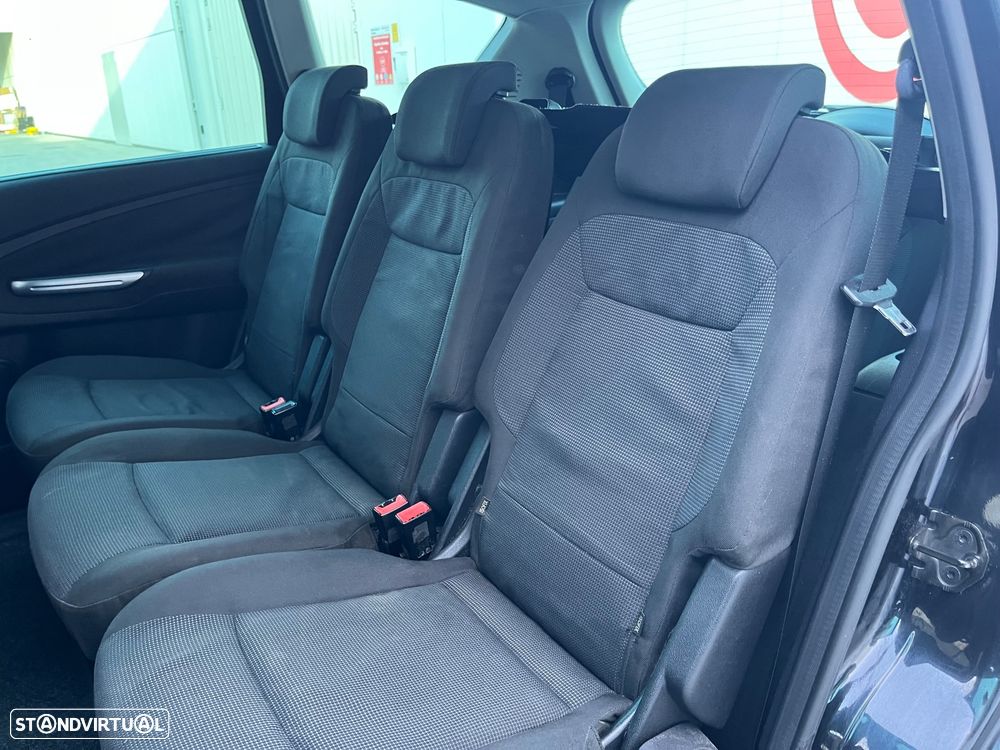 Ford S-Max 1.8 TDCi Titanium 7L - 30