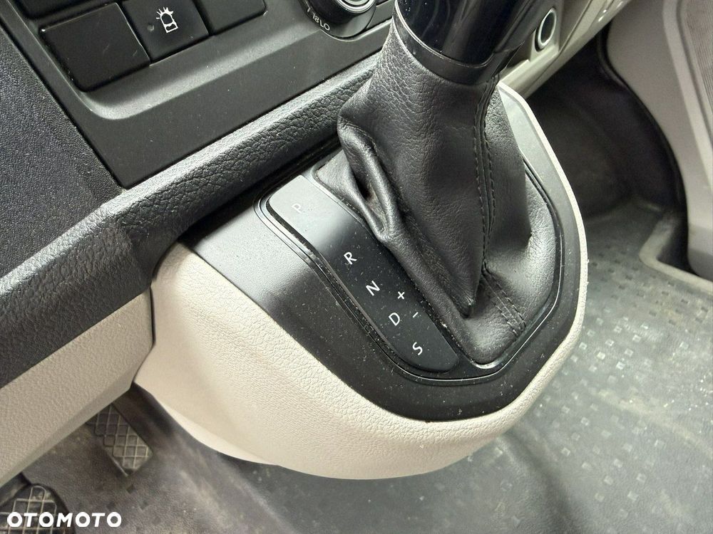 Volkswagen Transporter - 9
