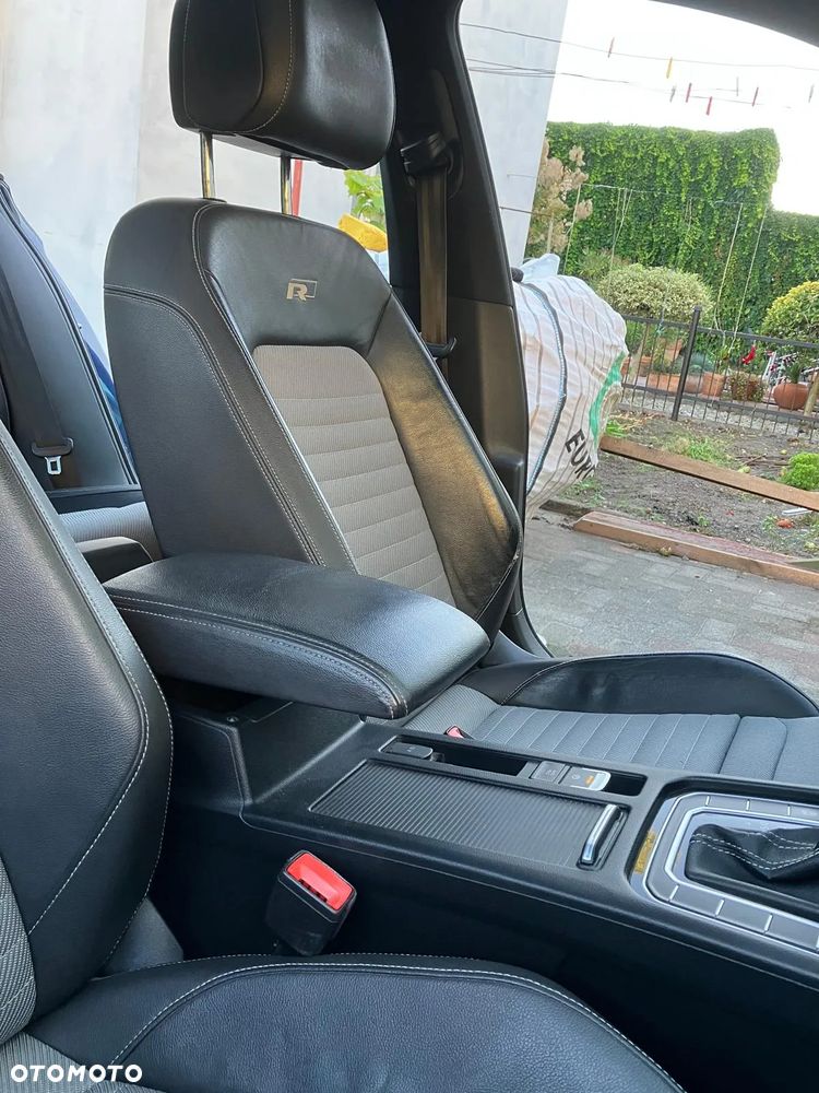 Volkswagen Passat - 24