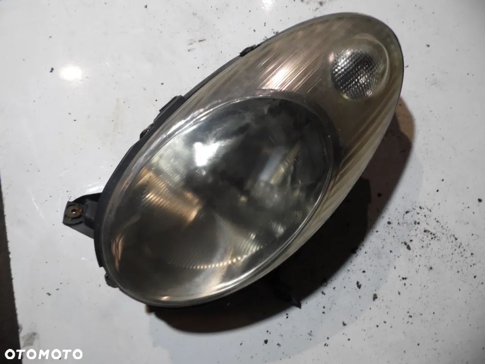 Lampa przednia lewa Nissan Micra K12 Europa - 1