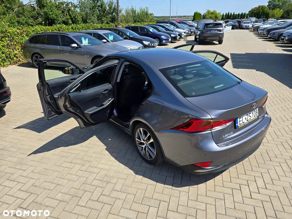 Lexus IS - 36