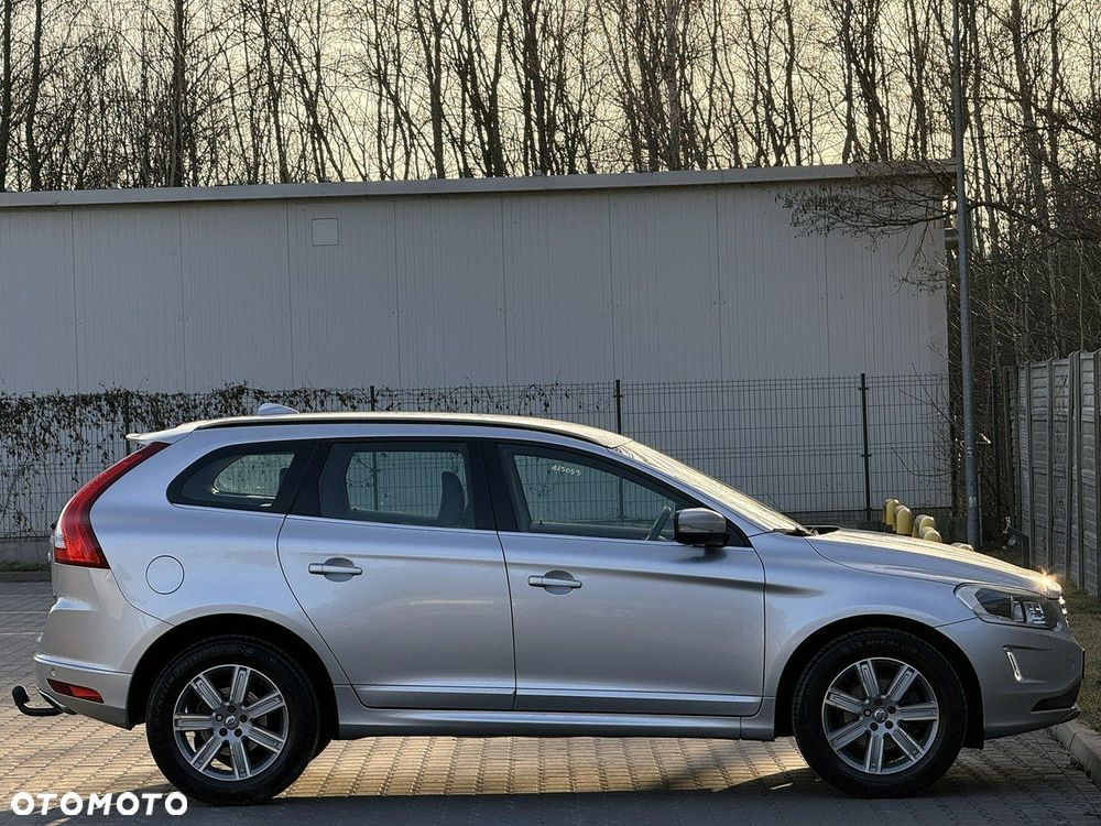 Volvo XC 60 D4 Momentum Pro - 41
