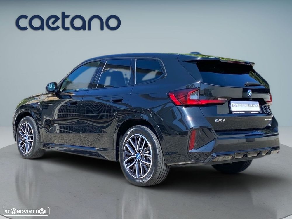 BMW iX1 eDrive20 Pack Desportivo M - 25
