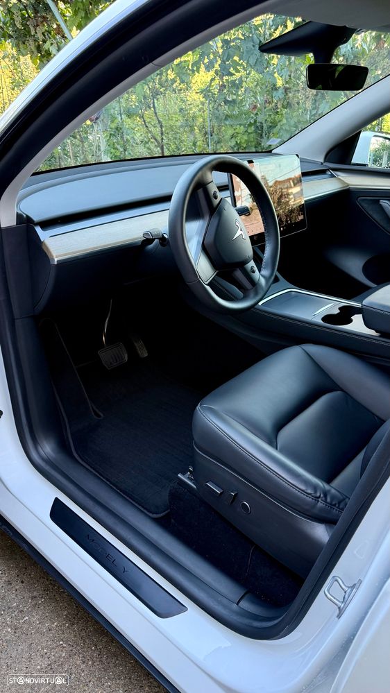 Tesla Model Y Tração Traseira - 2