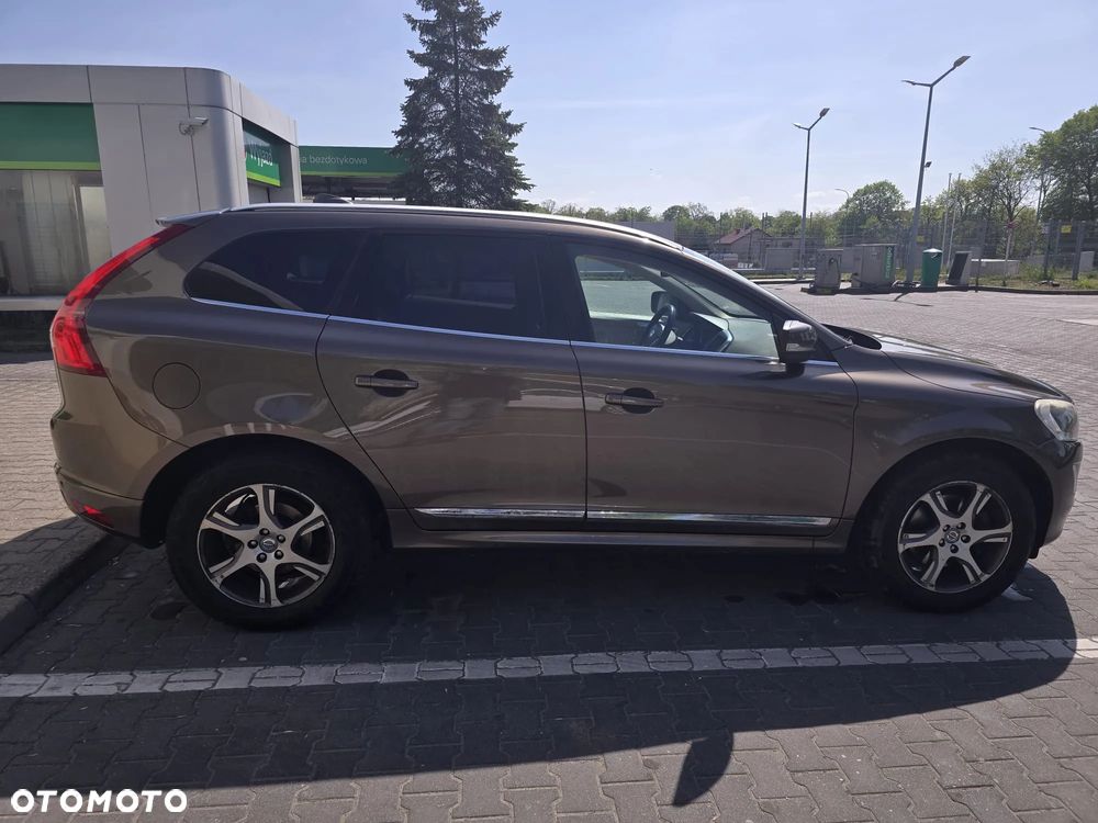 Volvo XC 60 D5 AWD Summum - 3