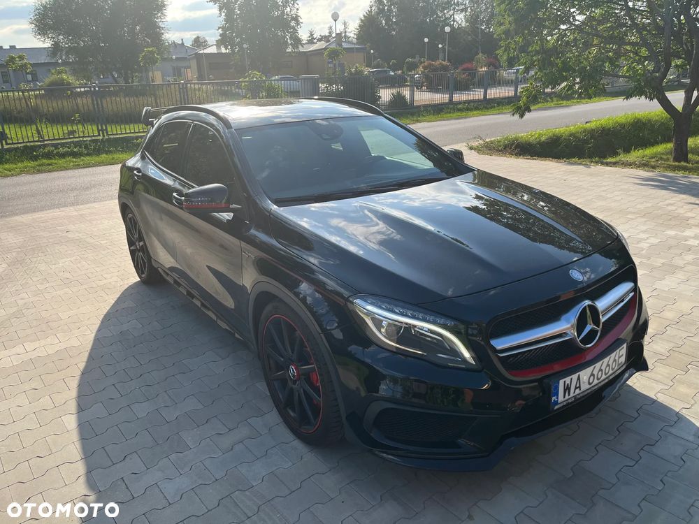Mercedes-Benz GLA 45 AMG 4-Matic Edition 1 - 2