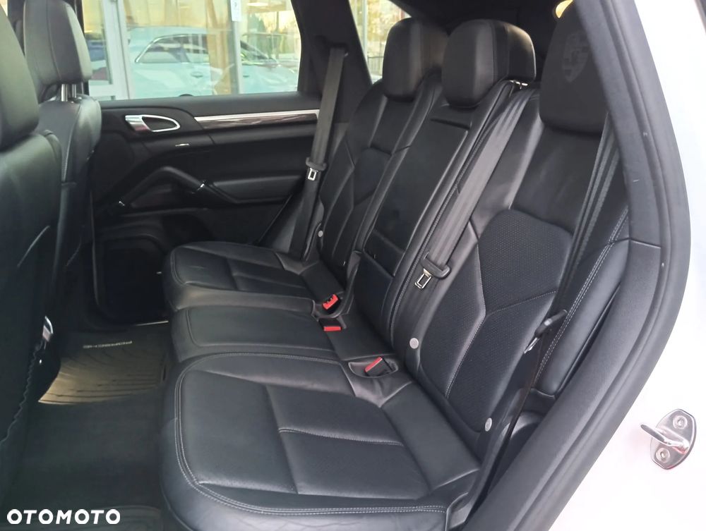 Porsche Cayenne Diesel Platinum Edition - 17