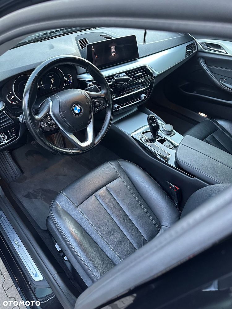 BMW Seria 5 520d Luxury Line sport - 23