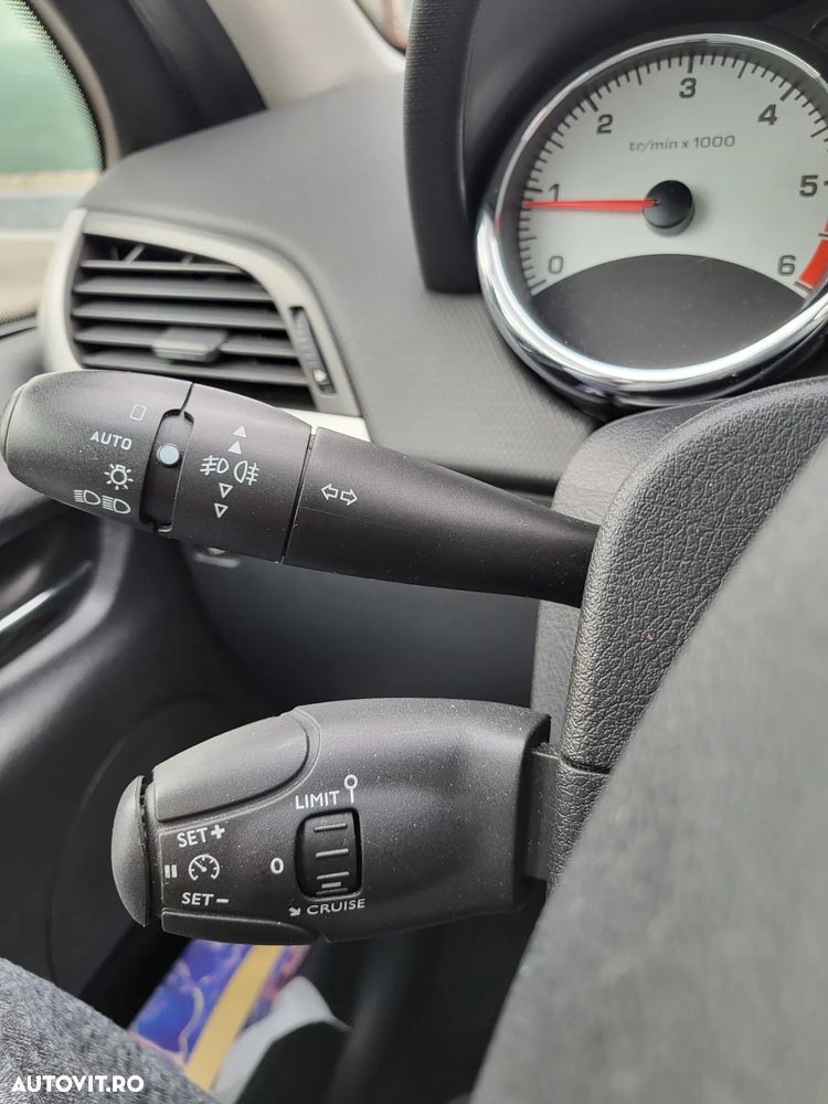 Peugeot 207 90 HDi FAP (Blue Lion) Premium - 15