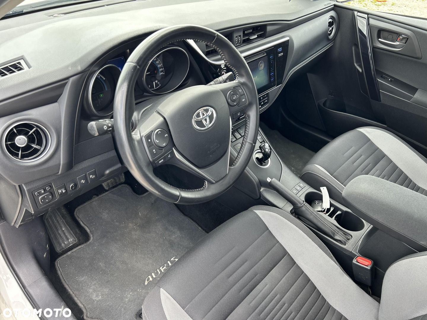 Toyota Auris Hybrid 135 Premium - 9