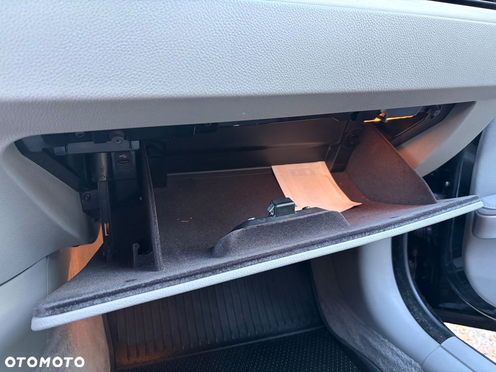 BMW Seria 3 320d - 28