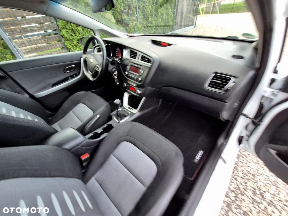 Kia Ceed 1.6 GDI Fifa World Cup Edition - 37