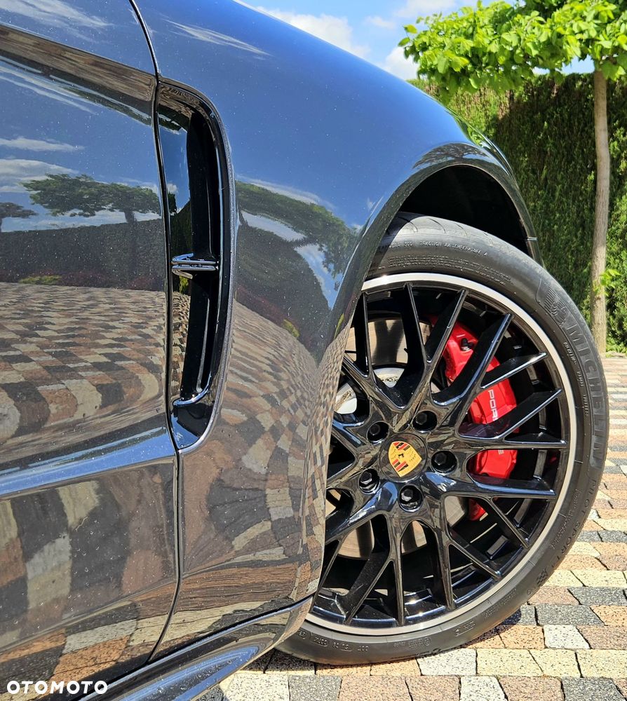 Porsche Panamera Turbo - 18